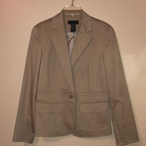 Women’s tan blazer
